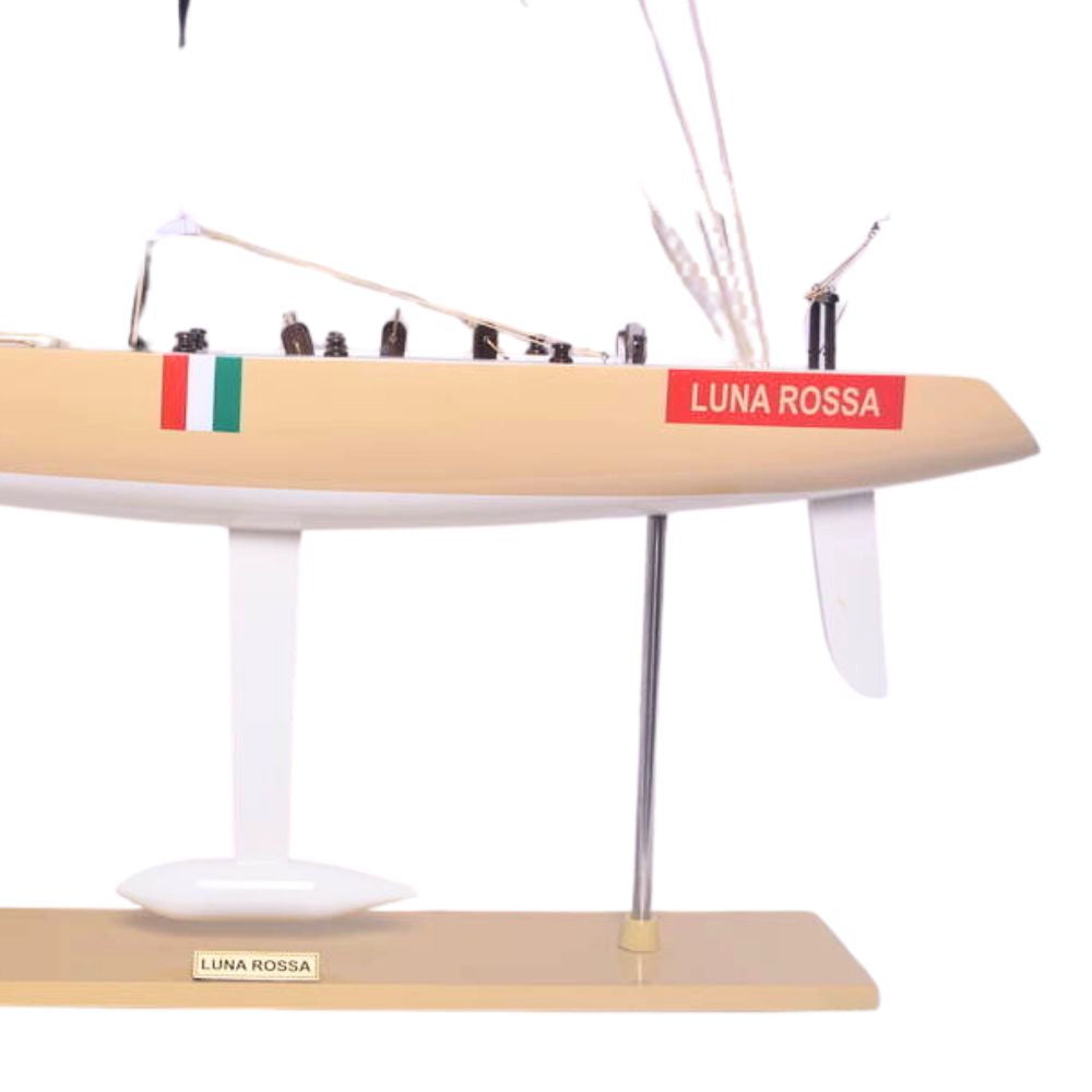 Maquette de voilier, goélette, yacht moyen Luna Rossa peint