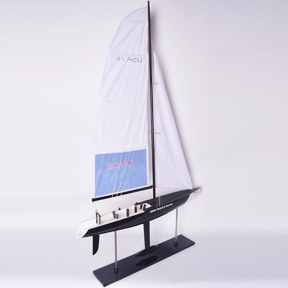 Maquette de yacht BMW Oracle à voile de taille moyenne, longueur 31 pouces