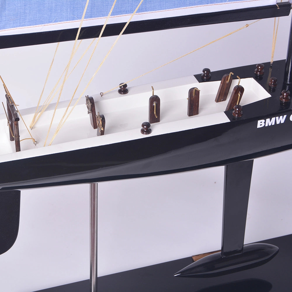 Maquette de yacht BMW Oracle à voile de taille moyenne, longueur 31 pouces