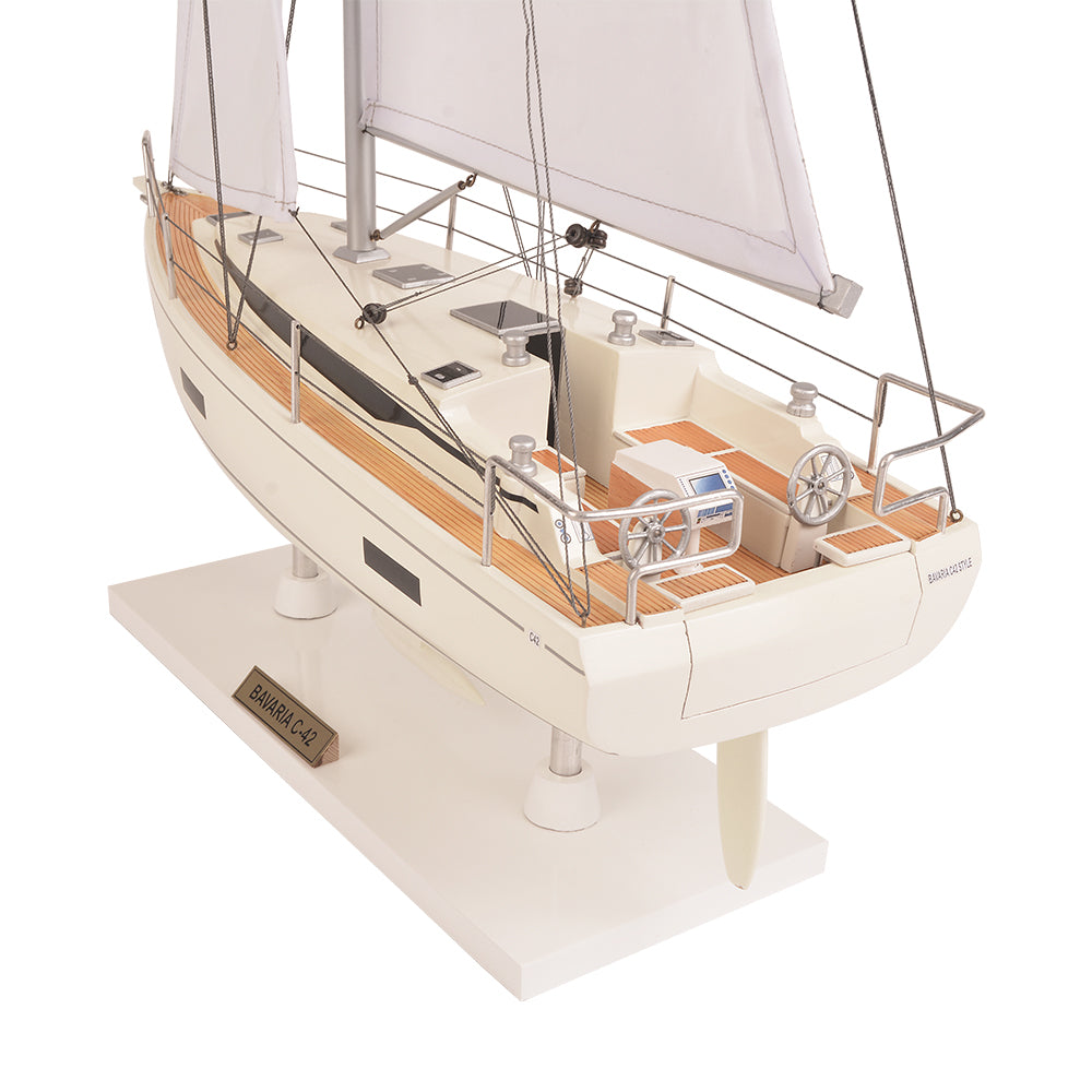 Bavaria C-42