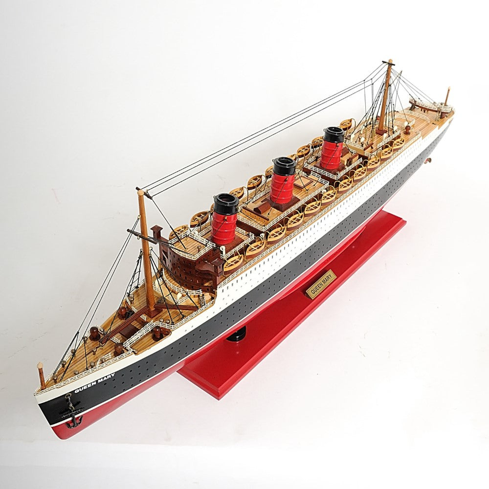 Queen Mary Midsize with Display Case