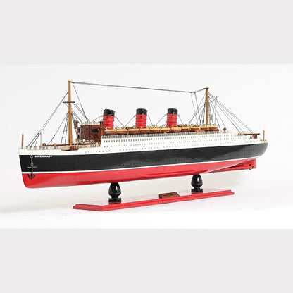 Queen Mary Midsize with Display Case