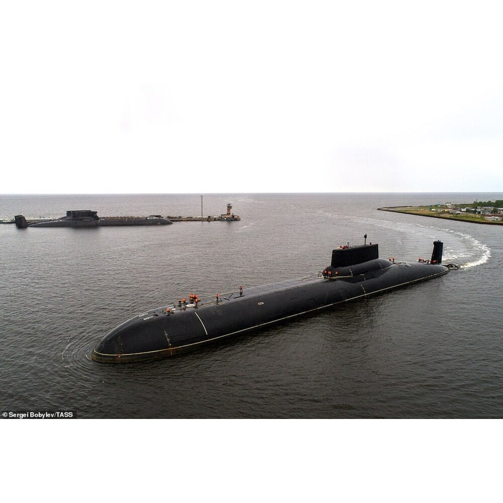 Russian Typhoon-Class Submarine (Project 941 Akula) 30 Inches Model