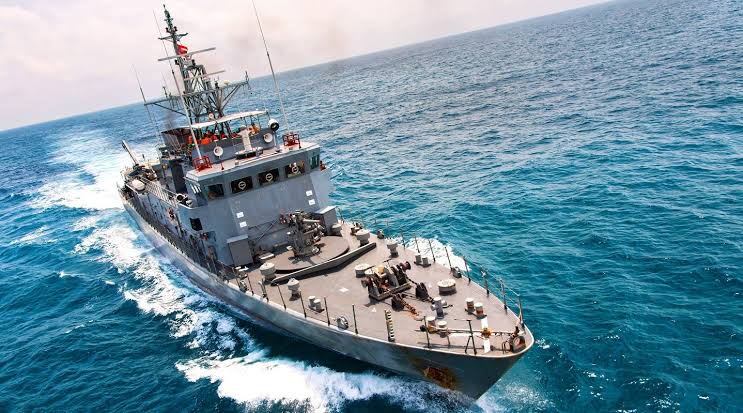 USNS Navajo (T-ATS-6) 30 Inches Ship Model