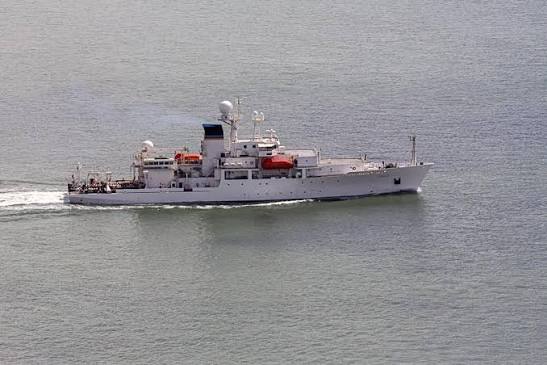 USNS Bowditch (T-AGS-62) 30 Inches Ship Model