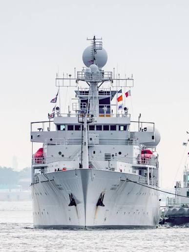 USNS Bowditch (T-AGS-62) 30 Inches Ship Model