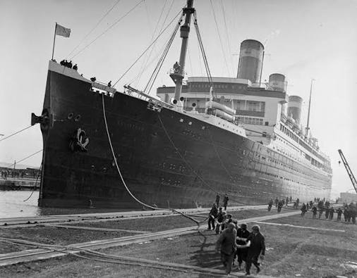 SS Vaterland (1913) Ocean Liner 36 inches boat model