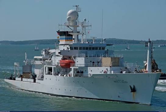 USNS Bruce C. Heezen (T-AGS 64) 36 Inches Ship Model