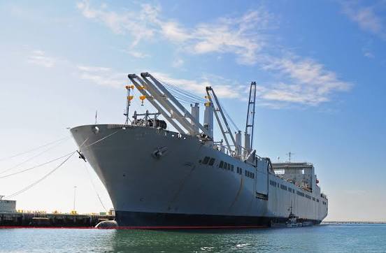 USNS Bob Hope (T-AKR-300) 30 inches boat model