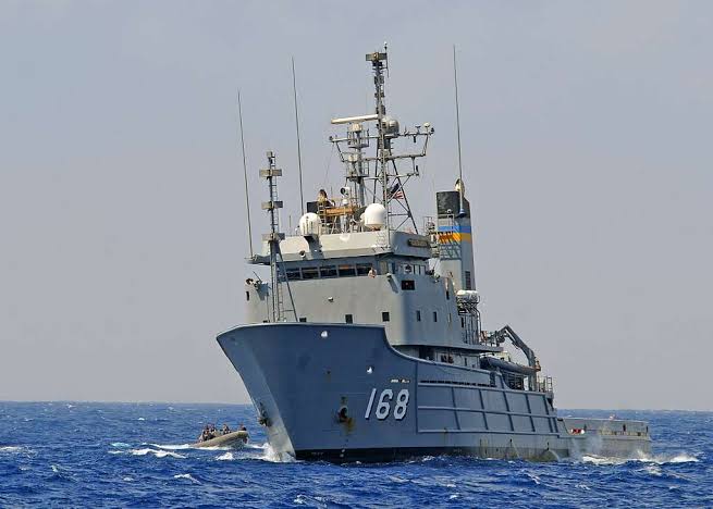USNS Catawba (T-ATF-168) 36 inches boat model