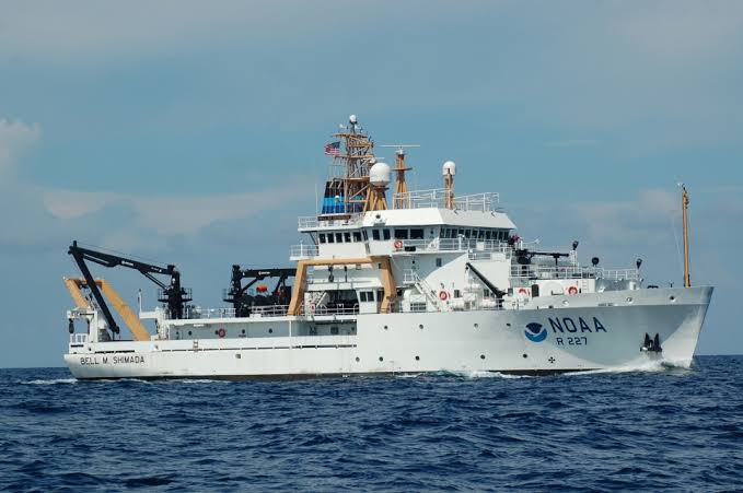 NOAA Ship Bell M. Shimada (R 227) 30 Inches Ship Model
