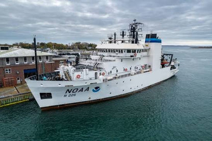 NOAA Ship Pisces (R 102) 30 Inches Ship Model