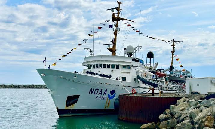NOAA Ship Fairweather (S 220) 30 Inches Ship Model
