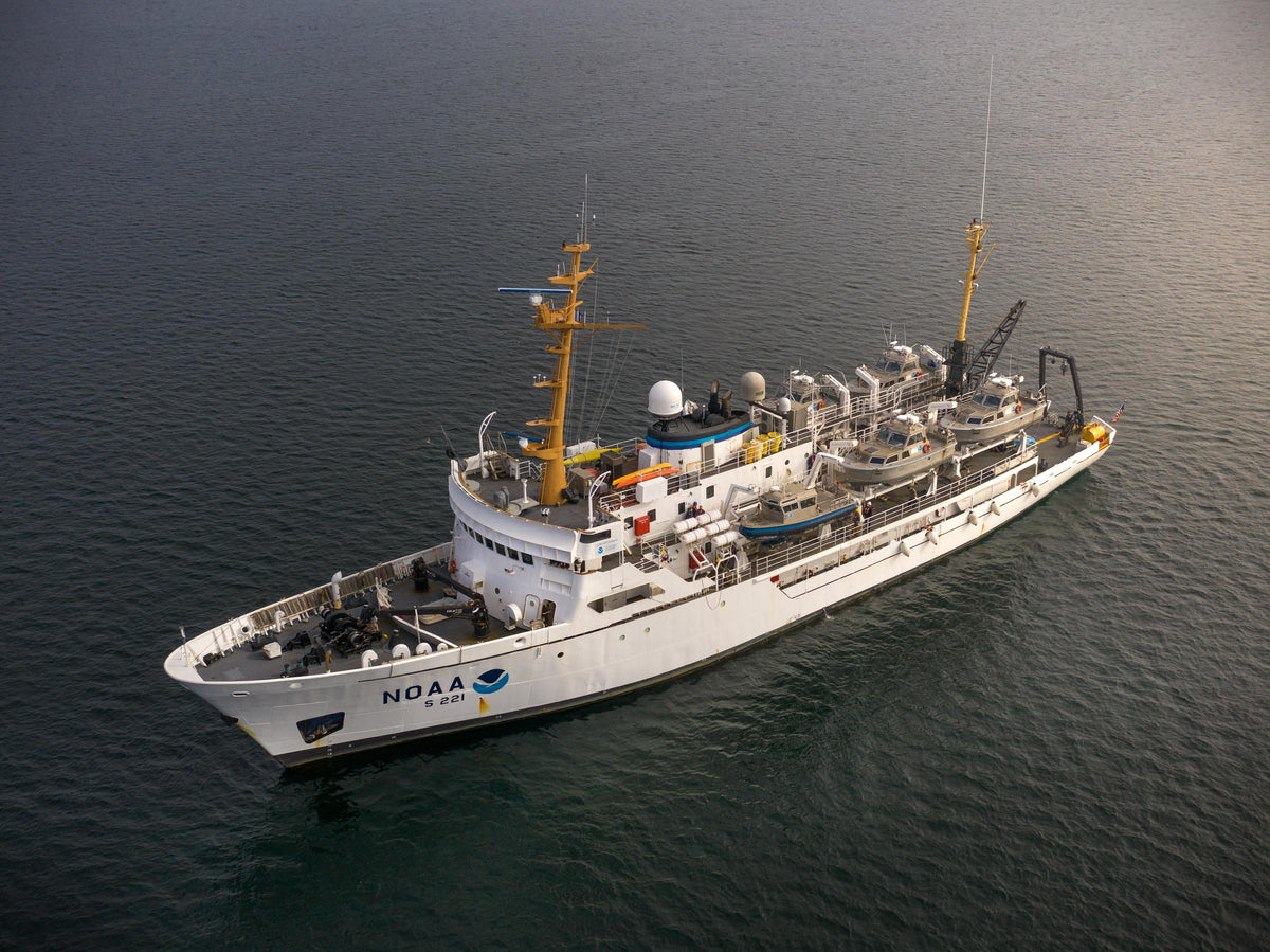 NOAA Ship Rainier (S 221) 30 Inches Ship Model