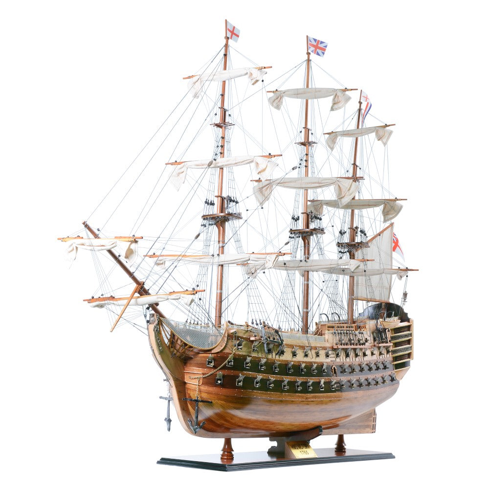 Ultimate HMS Victory Combo: A Model Ship and Classic Hat