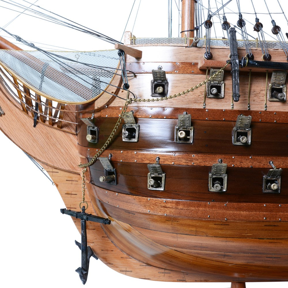 Ultimate HMS Victory Combo: A Model Ship and Classic Hat