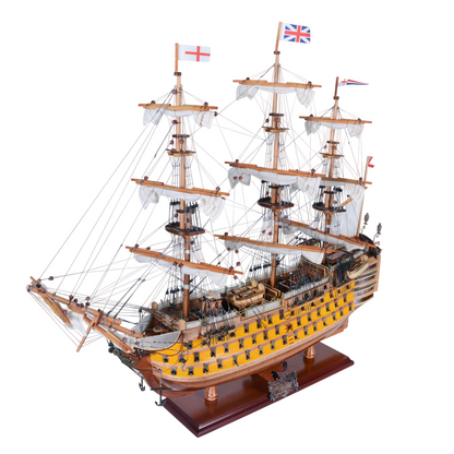HMS Victory Boyalı Orta Admiral Hattı