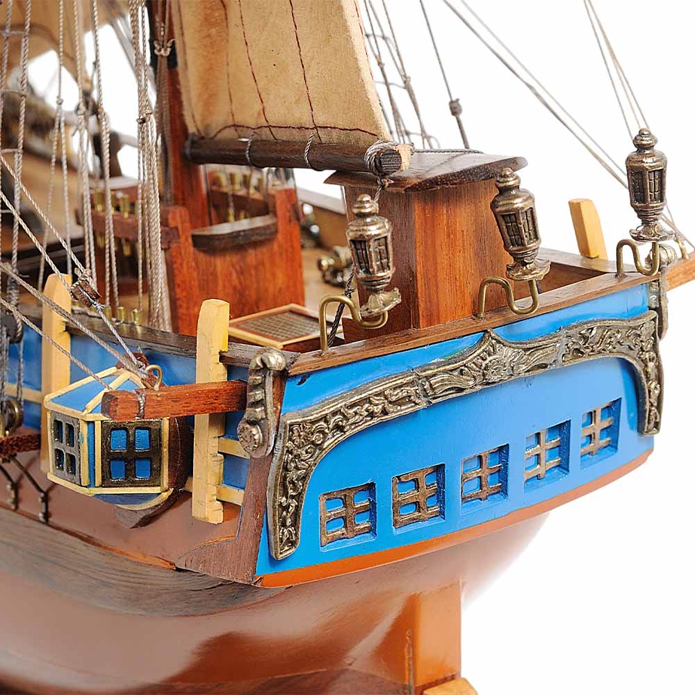 HMS Bounty Amiral Hattı