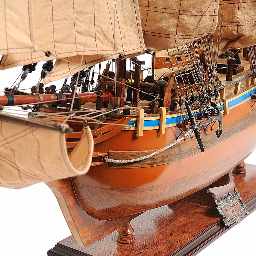 HMS Bounty Amiral Hattı
