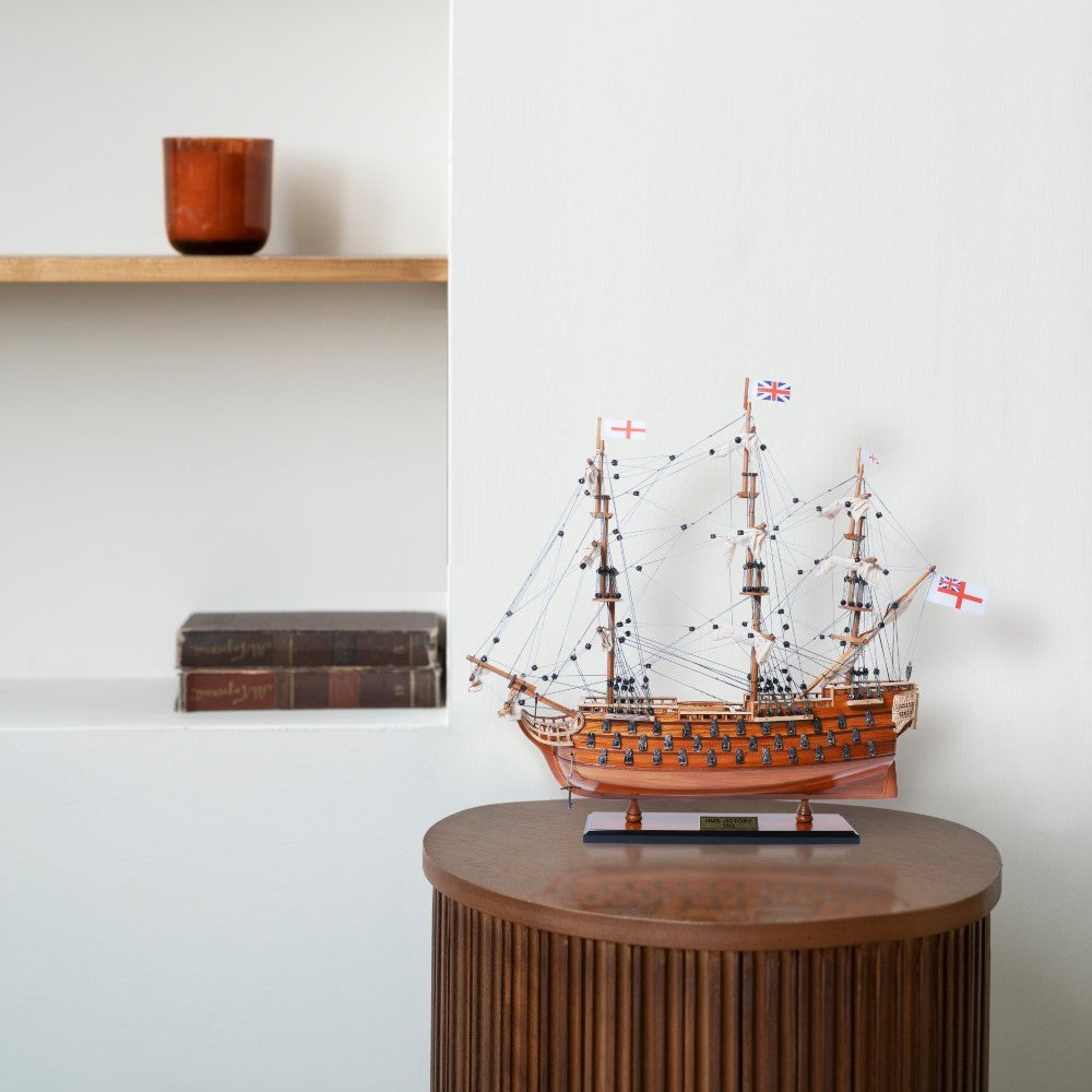 Victory Small Tall Ship Model Captain Line