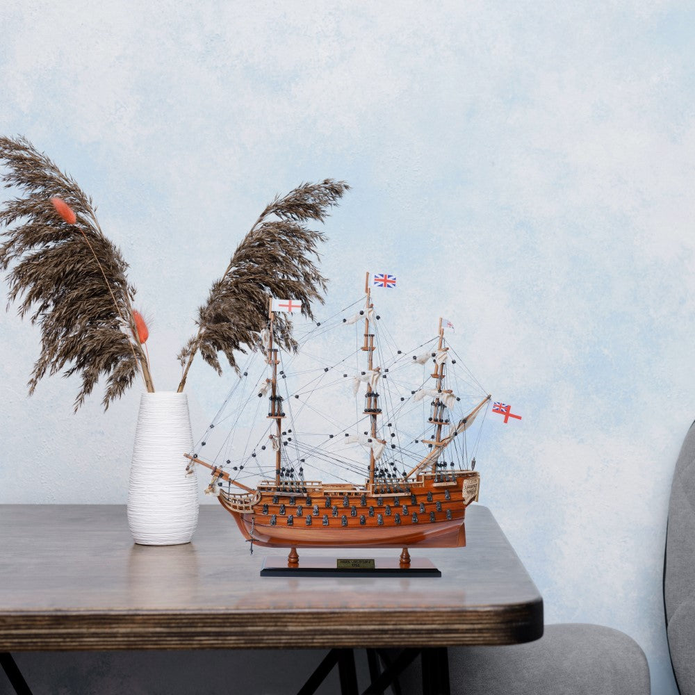 Victory Small Tall Ship Model Captain Line