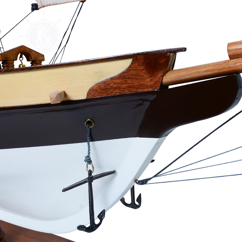 Lynx Painted Tall Ship Model Captain Line