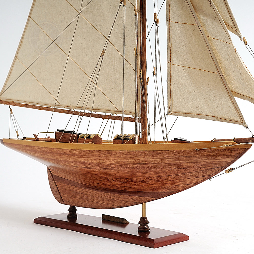 Maquette de bateau Pen Duick