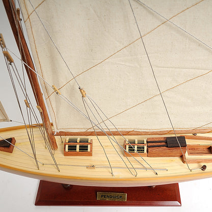 Maquette de bateau Pen Duick
