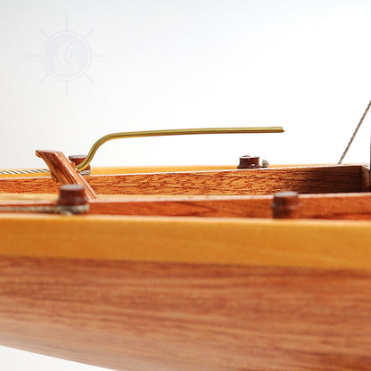 Maquette de bateau Pen Duick
