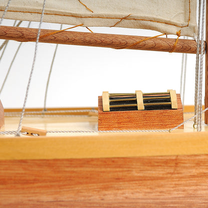 Maquette de bateau Pen Duick