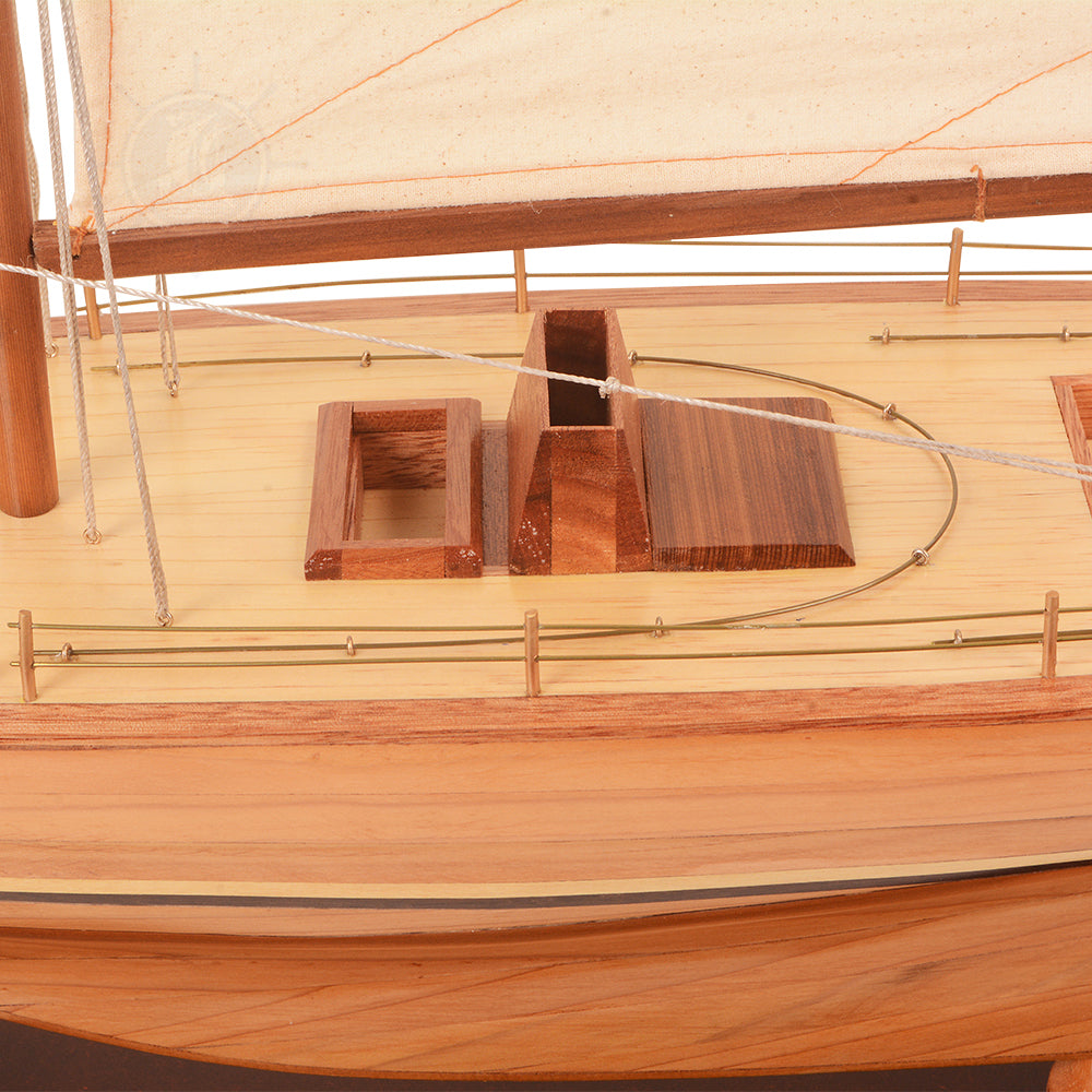 Columbia Yacht L