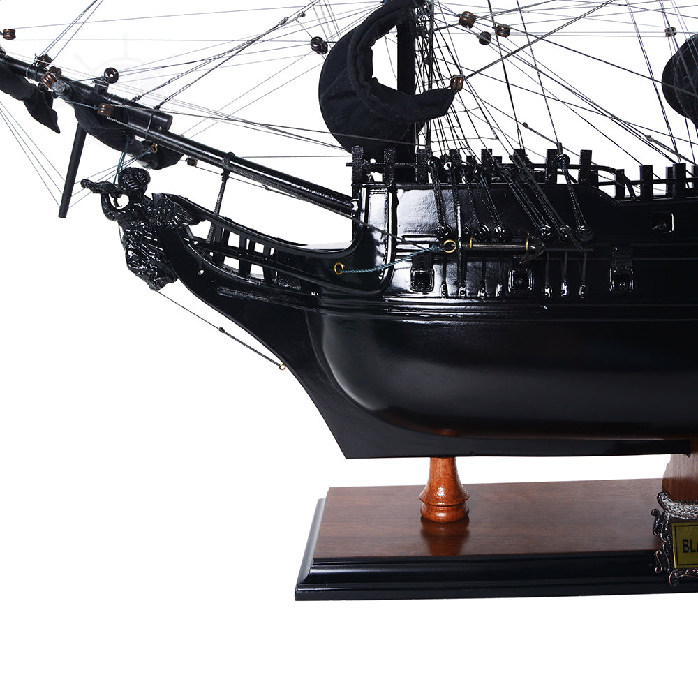 BLACK PEARL PIRATE SHIP MODEL MEDIUM