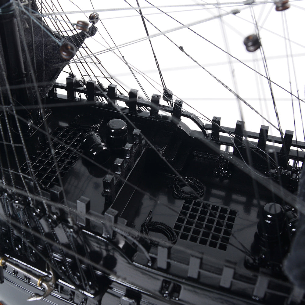 BLACK PEARL PIRATE SHIP MODEL MEDIUM