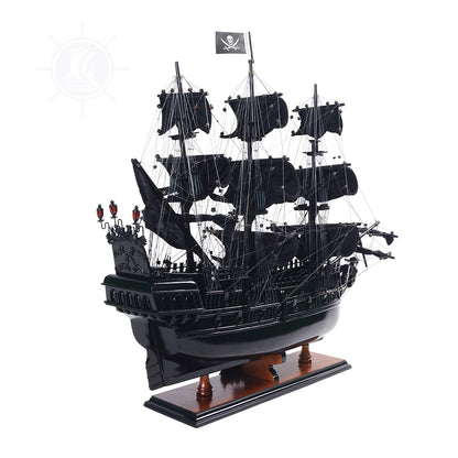 BLACK PEARL PIRATE SHIP MODEL MEDIUM