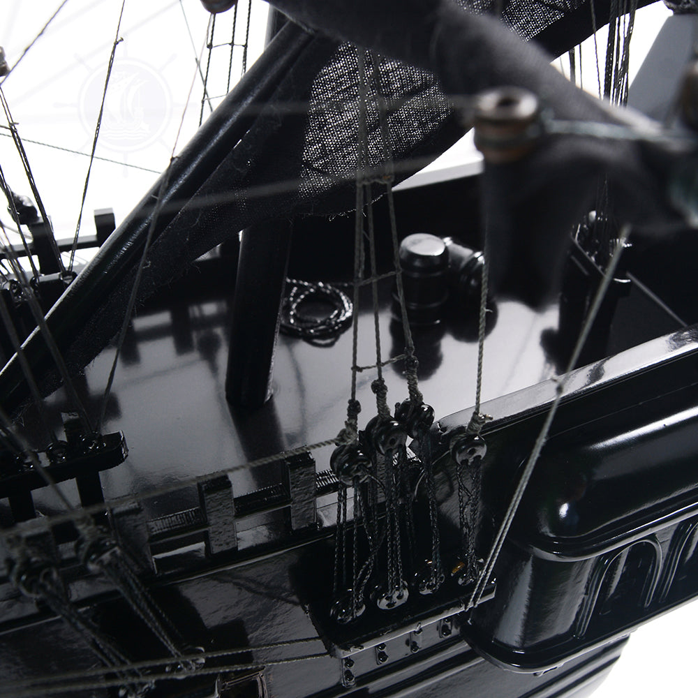BLACK PEARL PIRATE SHIP MODEL MEDIUM