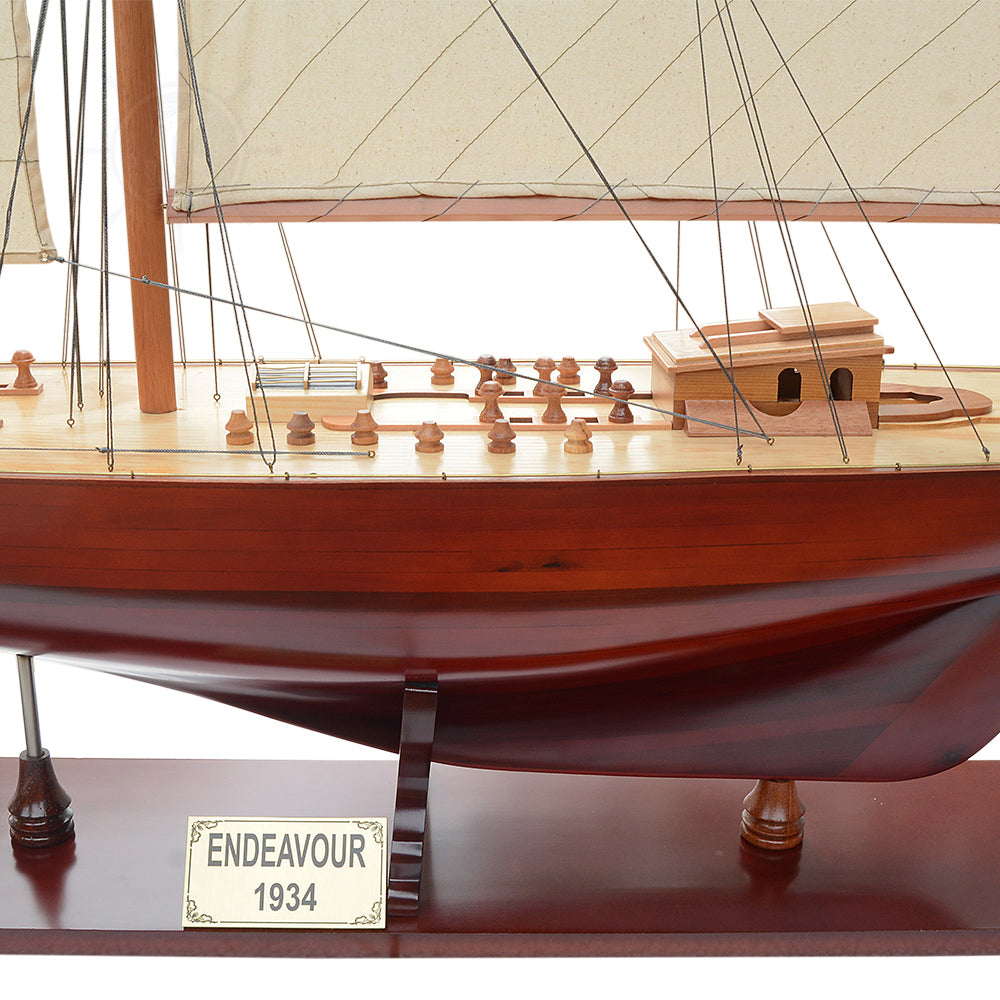 Endeavour XL Sailboat Model