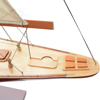 Endeavour XL Sailboat Model