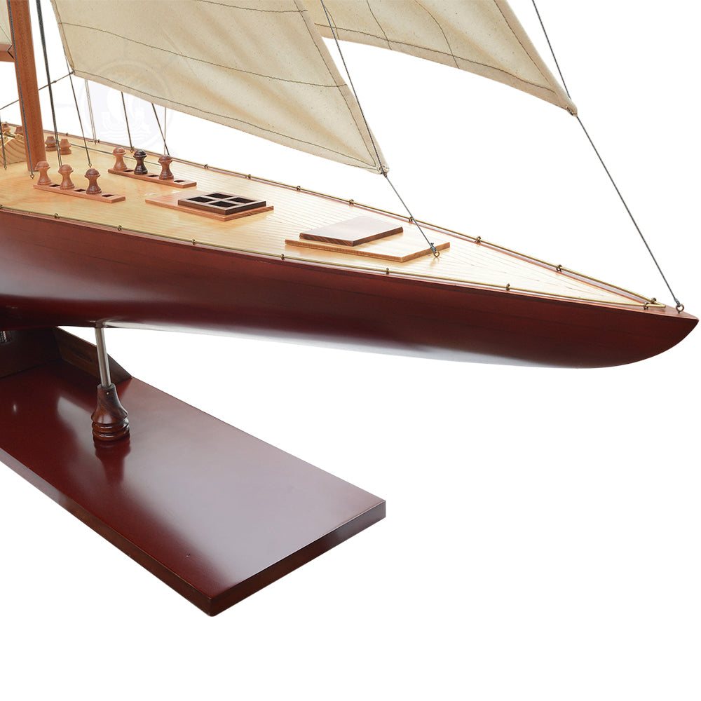 Endeavour XL Sailboat Model