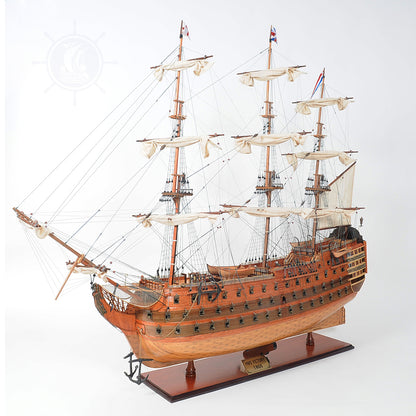 HMS Victory 56L With Display Case XL No Glass