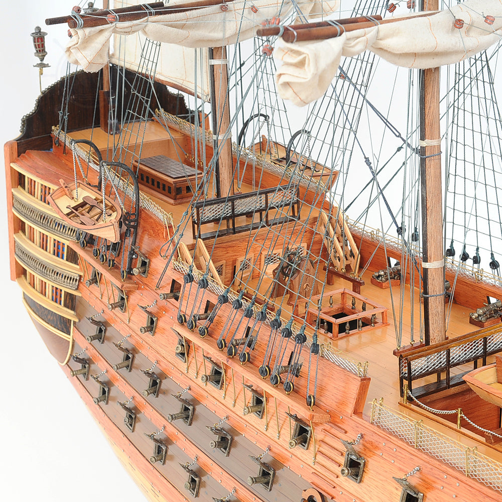 HMS Victory 56L With Display Case XL No Glass