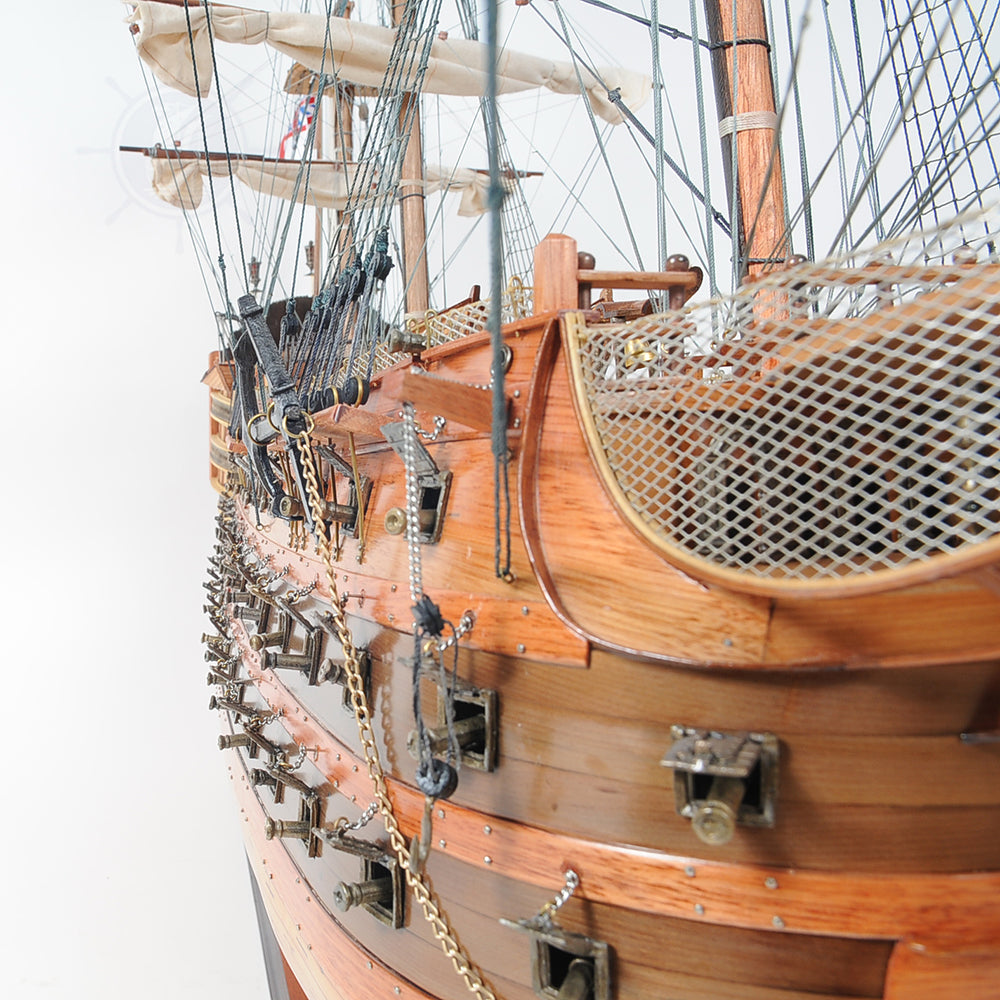 HMS Victory 56L With Display Case XL No Glass