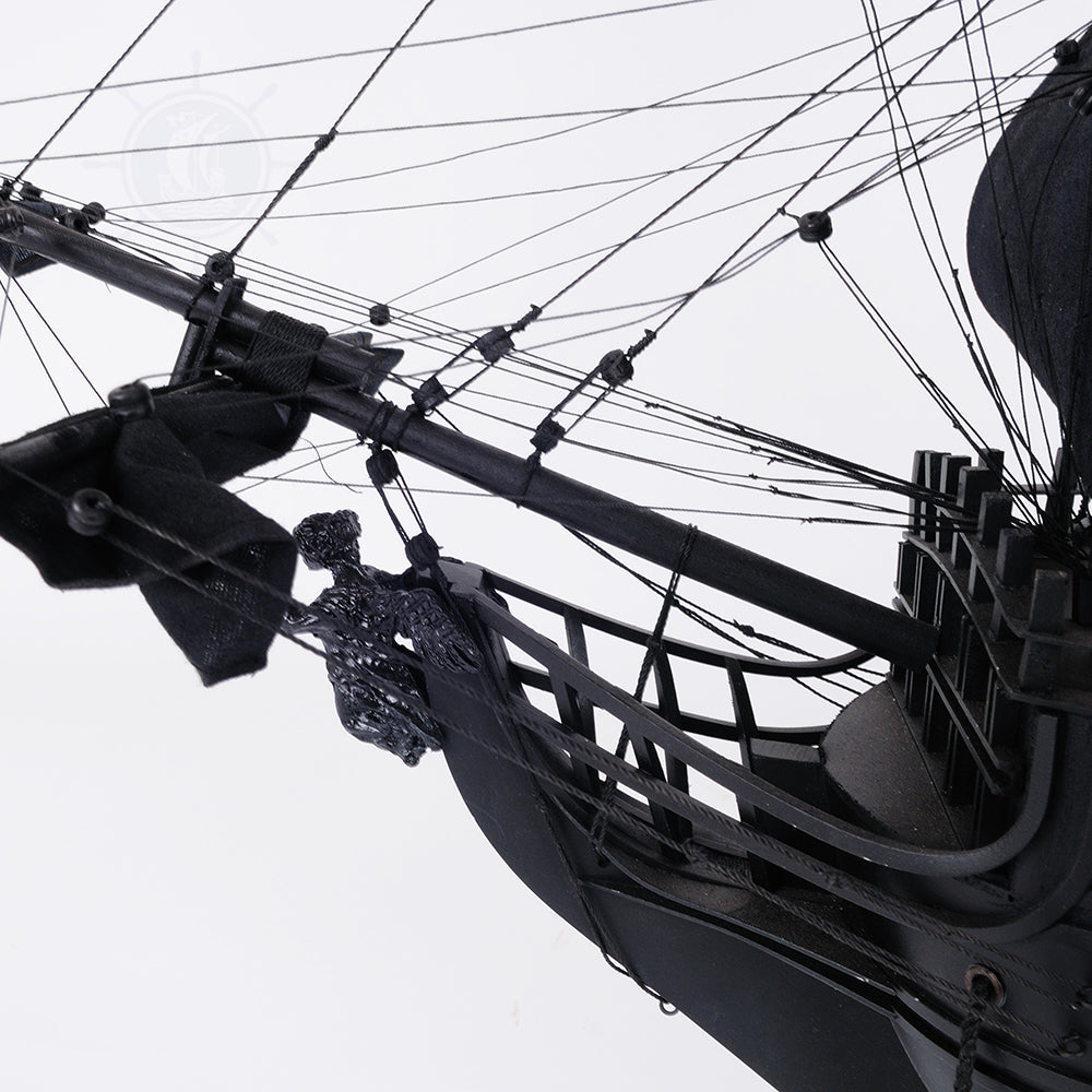 Bateau pirate Black Pearl taille moyenne avec vitrine à ouverture frontale