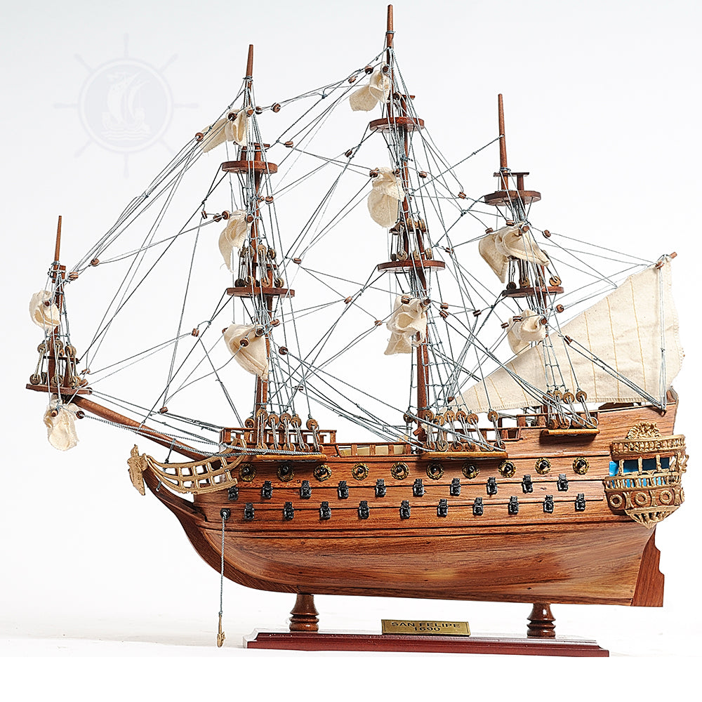San Felipe Small with Display Case