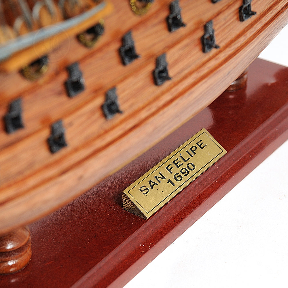 San Felipe Small with Display Case