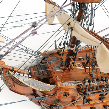 HMS Victory Large With Floor Display Case