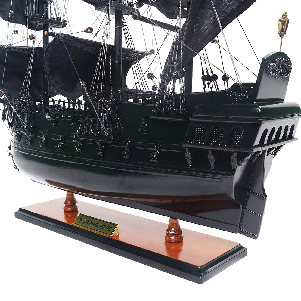 Black Pearl Pirate Ship Small Captain Line