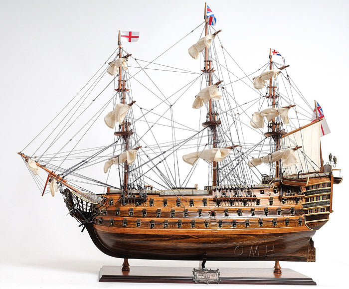 HMS Victory Midsize With Display Case