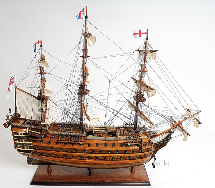 HMS Victory Midsize With Display Case