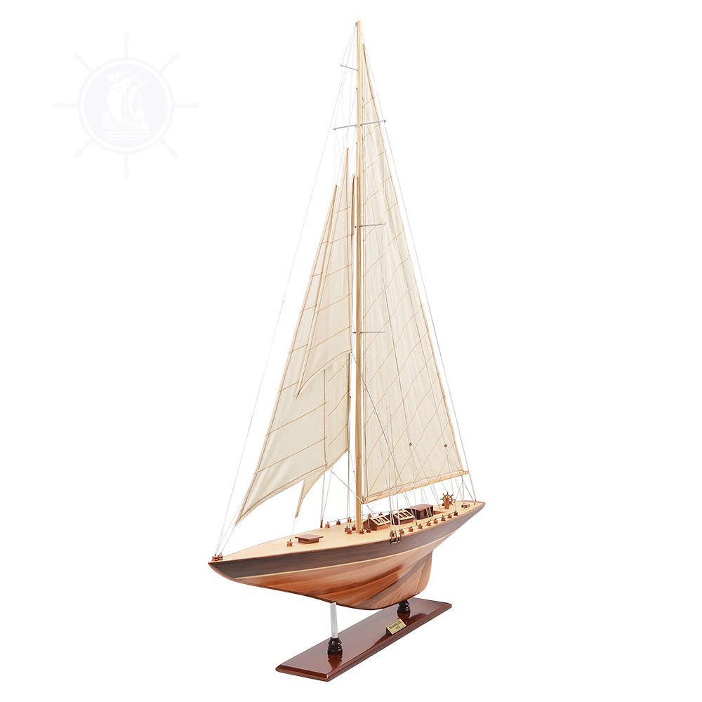 Shamrock Yacht L