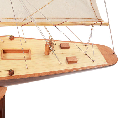 Shamrock Yacht L